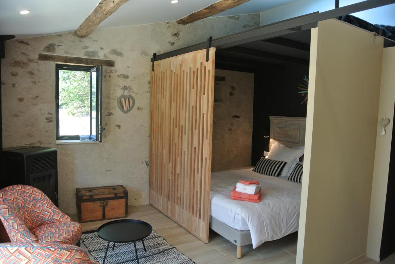 Les Epis Du Vent Bed and Breakfast Adilly Eksteriør billede