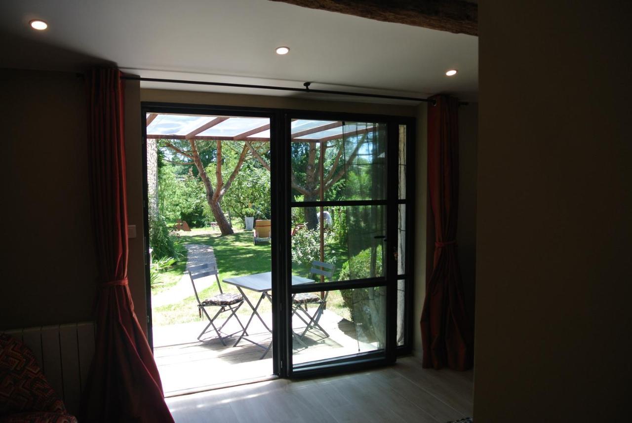 Les Epis Du Vent Bed and Breakfast Adilly Eksteriør billede