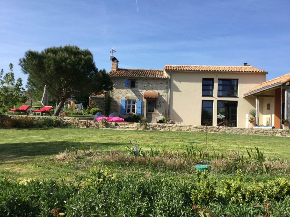 Les Epis Du Vent Bed and Breakfast Adilly Eksteriør billede