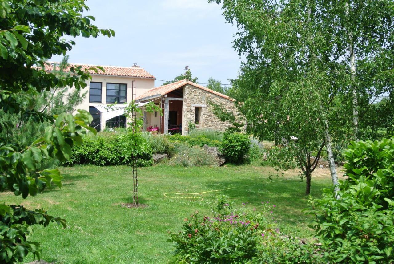 Les Epis Du Vent Bed and Breakfast Adilly Eksteriør billede