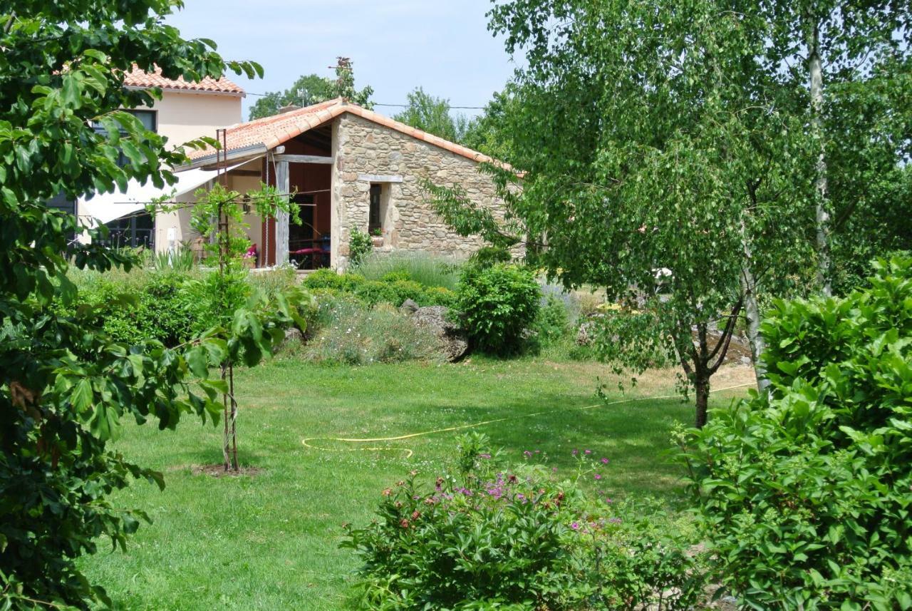 Les Epis Du Vent Bed and Breakfast Adilly Eksteriør billede